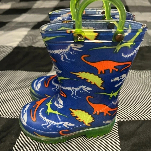 ZOOGS Children's Rubber Navy Rain Boots, Dinosuars Theme, Kid's US Size 6 - Picture 3 of 7